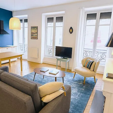 Appartement Charming Bright T2 In The Heart Of - Everything Within Walking Distanc *
